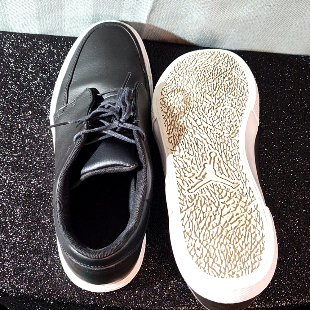 Air Jordan Oxford Shoes - Picture 4 of 5